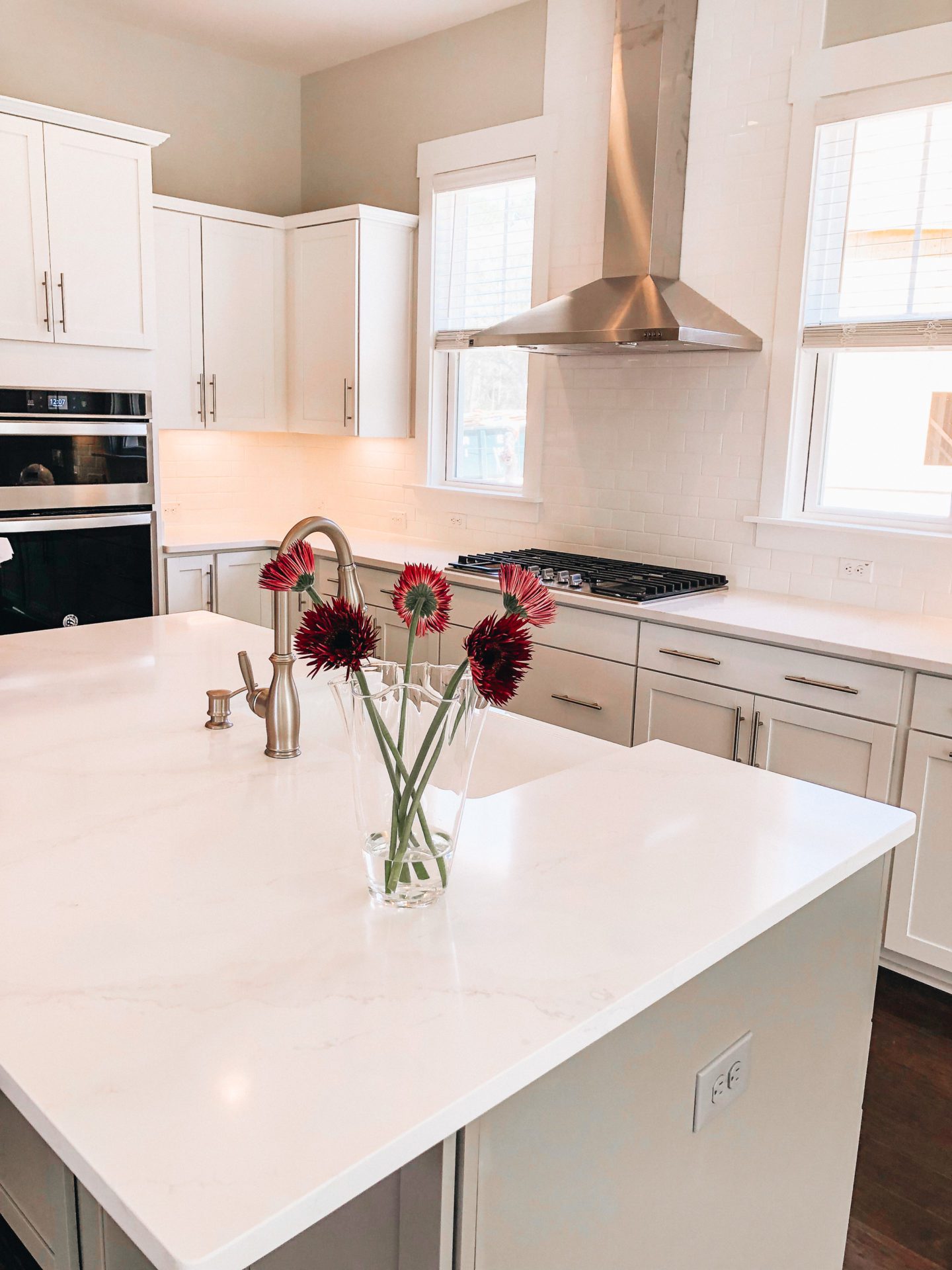 White kitchen cabinets & quartz countertops